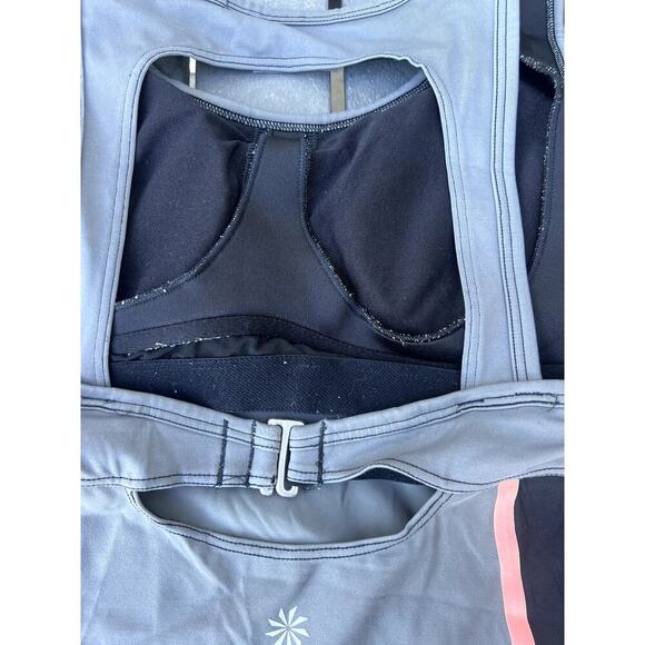 Athleta tank top with open back and built in bra, women's size S - Picture 3 of 4